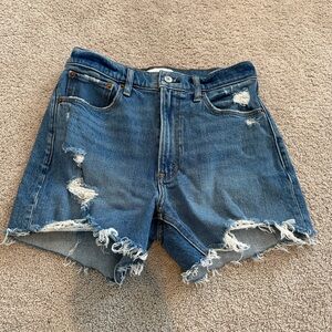 Abercrombie & Fitch Blue Distressed Jean Shorts 4” Mom Shorts size 26